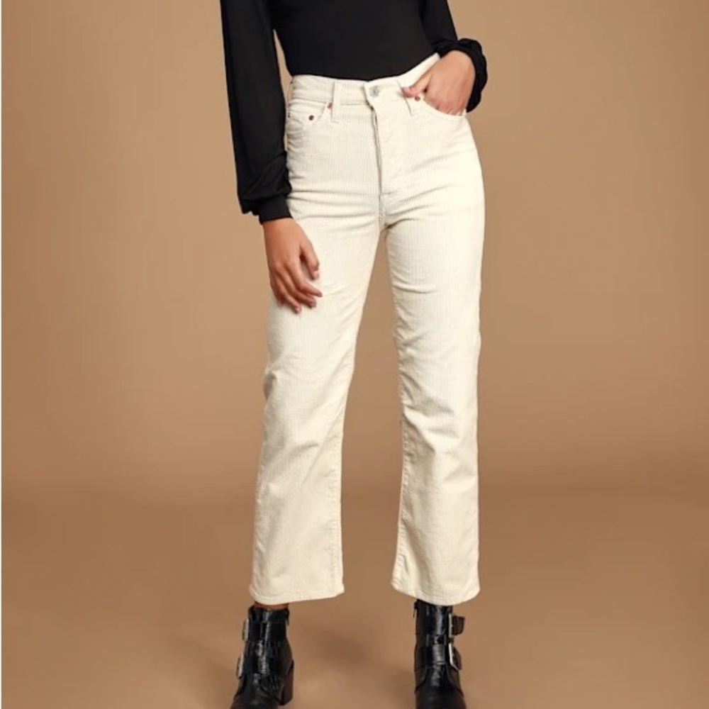 Levi’s Ribcage Straight Corduroys